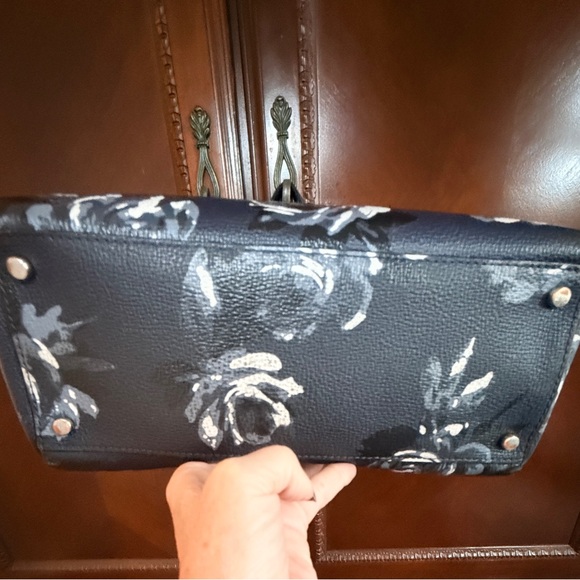 Kate Spade EUC  Briar Lane Night Rose 
Meena Satchel in navy multi-floral Gorg! - Picture 8 of 12